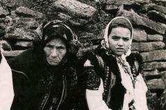 Жінки в народному вбранні. Гуцульщина, 1960-і рр.1960-і рр.