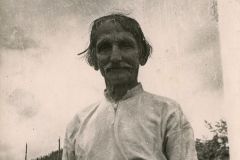 Літній чоловік у народному вбранні. Гуцульщина, 1960-і рр.